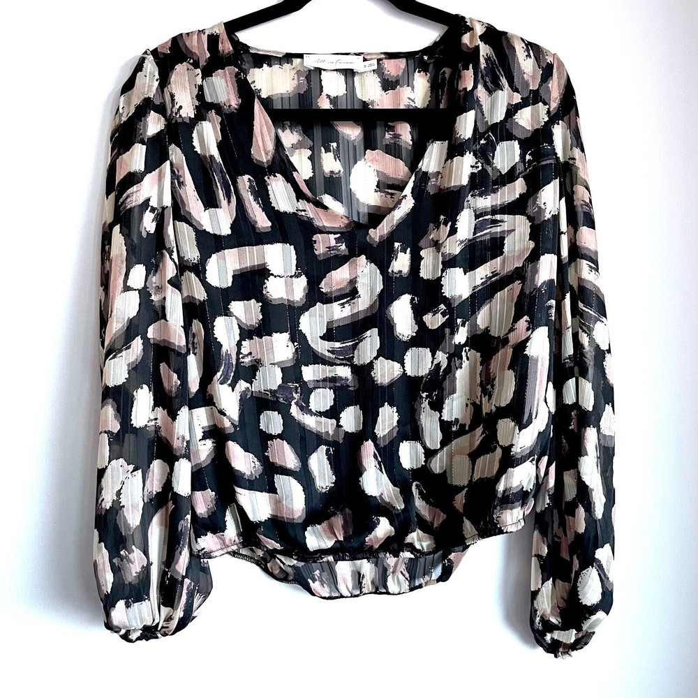All in Favor Nordstrom AOP Abstract Blouse Long Sleeve Textured V-Neck Top sz S